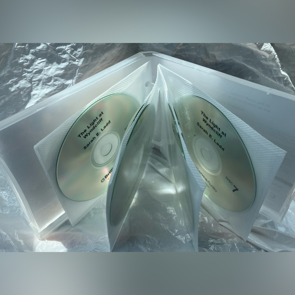 Audiobook ( 7 discs ) The Light at Wyndcliff Sarah E. Ladd